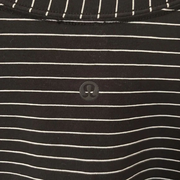 Lululemon - Love Curved-Hem Crewneck T-shirt Black and White Striped - Picture 4 of 8